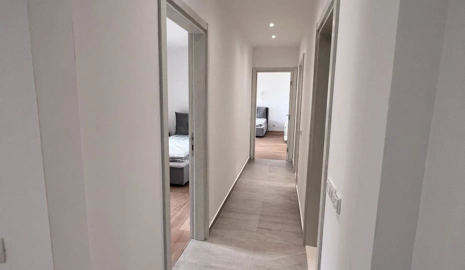 Sale, five bedroom apartment, 198m², Kotor, Crna Gora