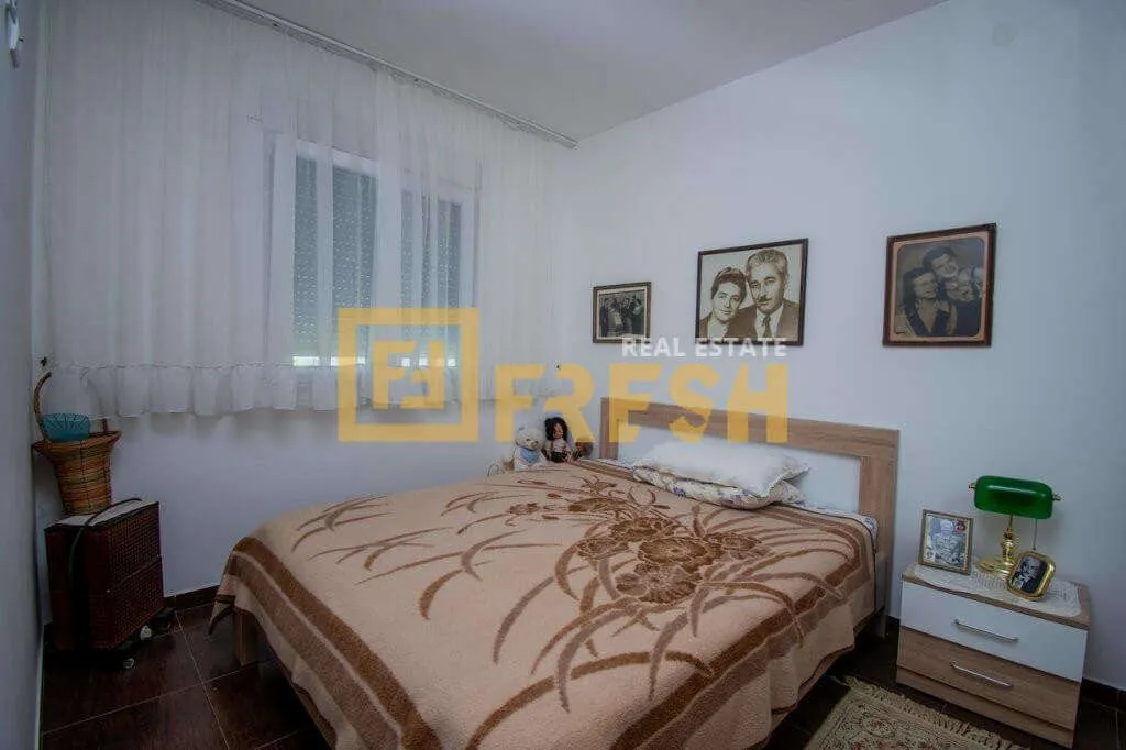 Prodaja, kuća, 220m², Ostalo, Podgorica
