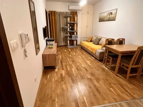 Sale, one bedroom apartment, 40m², Bulevar, Budva - image 5