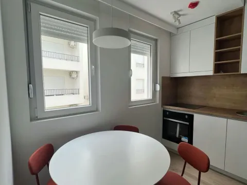 Izdavanje, kuća, 46m², Cvijetin Brijeg, Podgorica - image 3