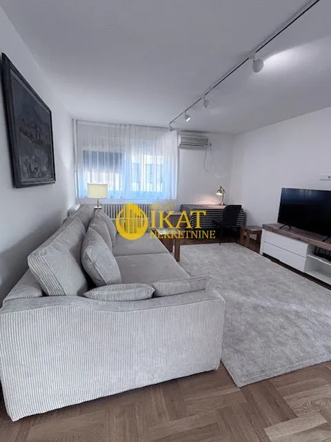 Izdavanje, trosoban stan, 88m², Tašmajdan, Palilula Sve Podlokacije