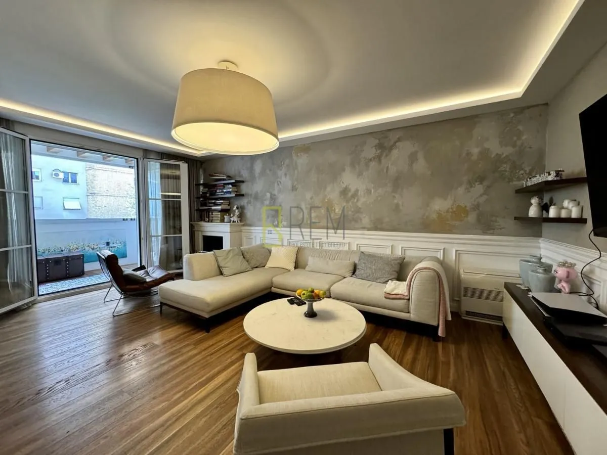 Prodaja, trosoban stan, 130m², Centar, Podgorica
