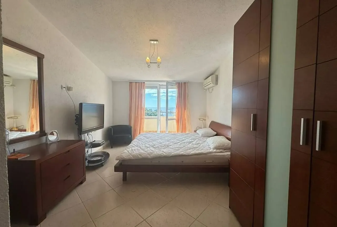Prodaja, četvorosoban stan, 176m², Petrovac, Budva