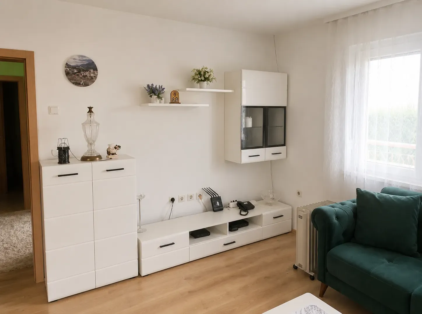 Izdavanje, kuća, 130m², Tološi, Podgorica
