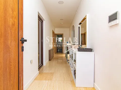 Izdavanje, kuća, 100m², Velje Brdo, Podgorica - image 12