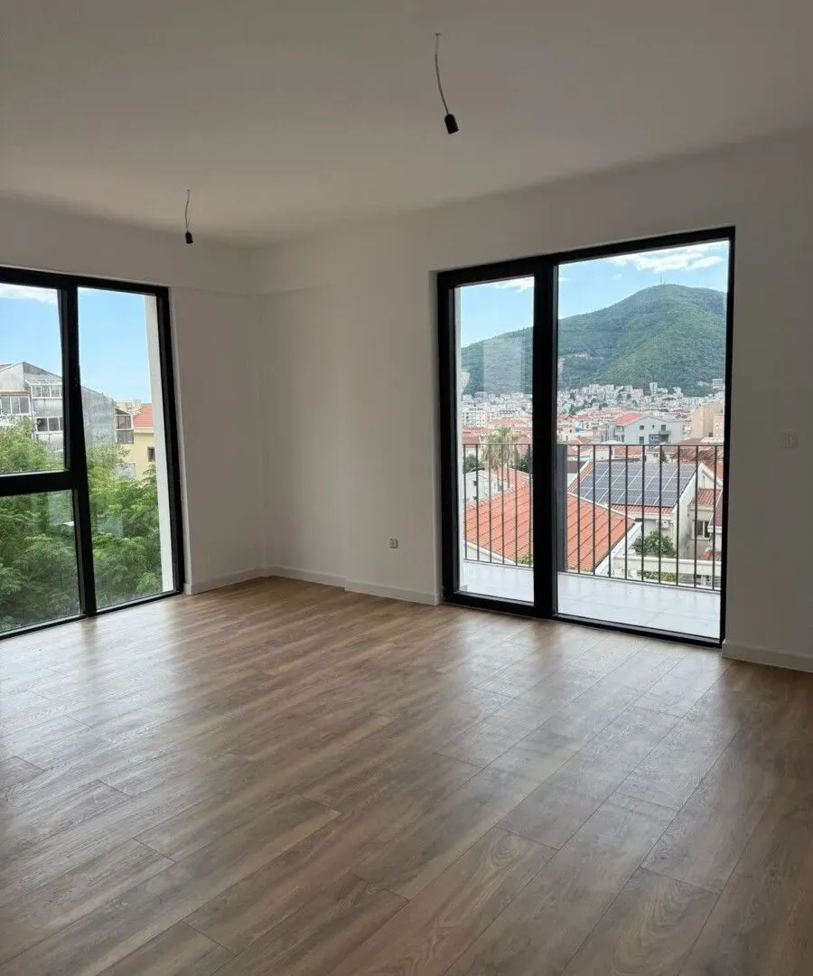 Prodaja, dvosoban stan, 52m², Podkošljun, Budva