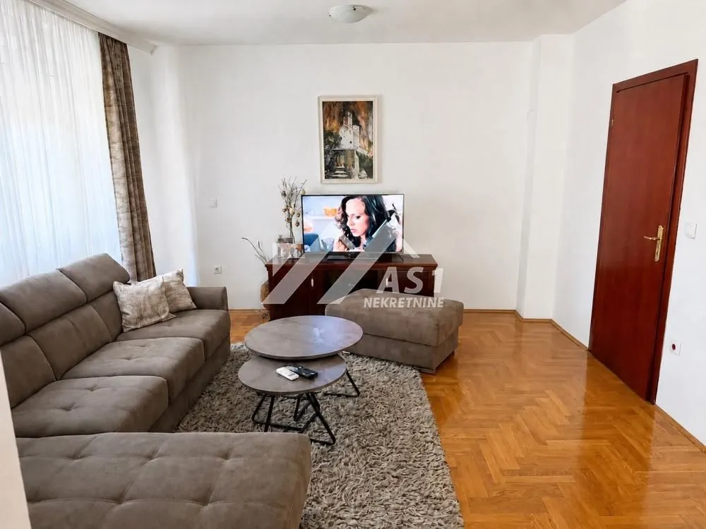 Izdavanje, trosoban stan, 75m², Grbavica, Novi Sad Sve Podlokacije