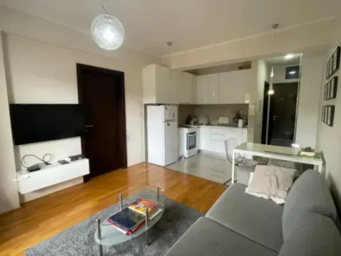 Izdavanje, jednosoban stan, 45m², Centar, Podgorica