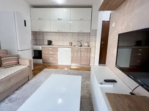 Rent, one bedroom apartment, 38m², Stari Aerodrom, Podgorica - image 2