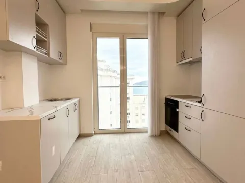 Sale, two bedroom apartment, 74m², Bečići, Budva - image 3