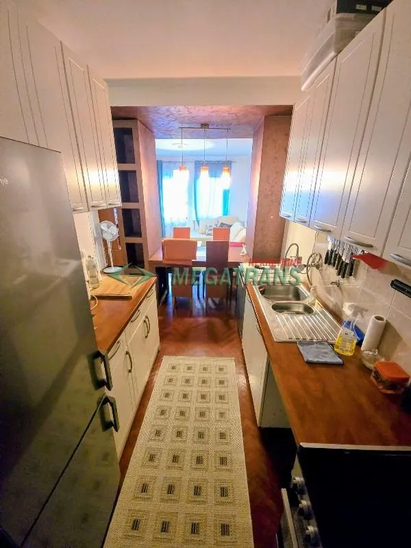 Izdavanje, trosoban stan, 80m², Adamovićevo Naselje, Novi Sad Sve Podlokacije