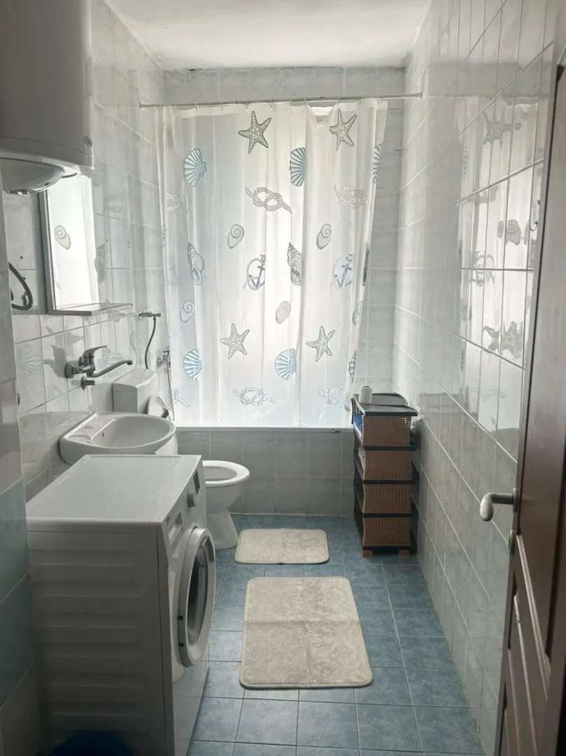 Izdavanje, dvosoban stan, 65m², Centar, Podgorica