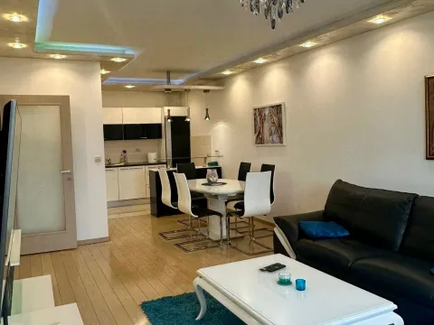 Izdavanje, trosoban stan, 76m², City Kvart, Podgorica - image 3