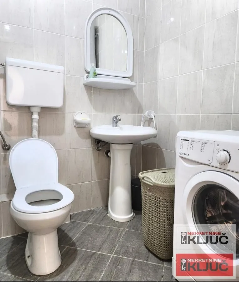 Izdavanje, jednosoban stan, 56m², Grbavica, Novi Sad Sve Podlokacije
