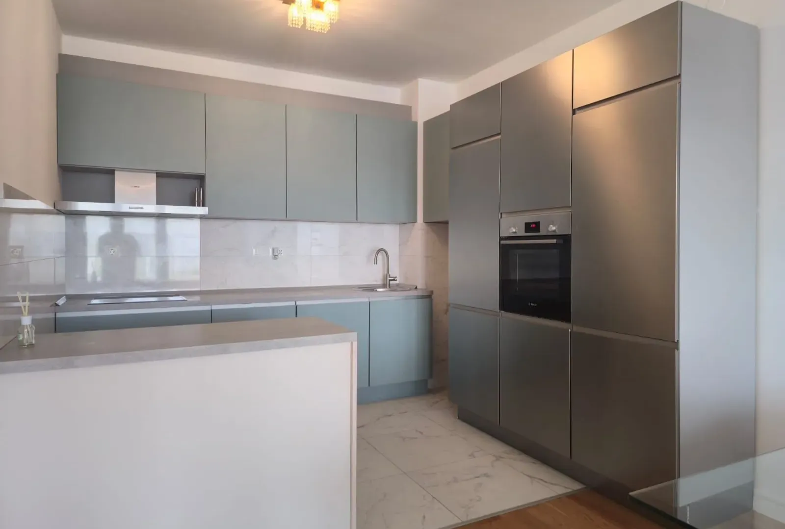 Izdavanje, trosoban stan, 107m², Kruševac, Podgorica