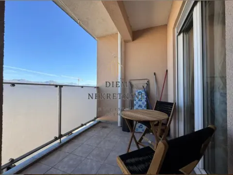 Rent, one bedroom apartment, 50m², City Kvart, Podgorica - image 1