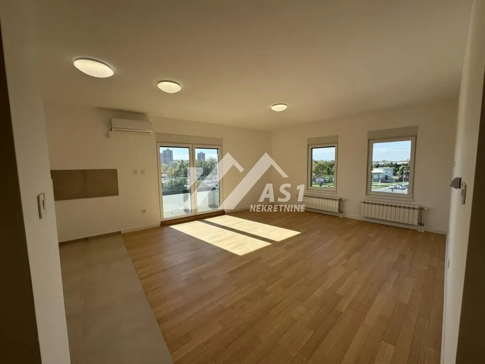 Rent, four bedroom apartment, 88m², Salajka, Novi Sad Sve Podlokacije