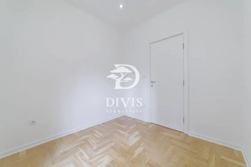 Sale, four bedroom apartment, 80m², Vračar Sve Podlokacije, Beograd
