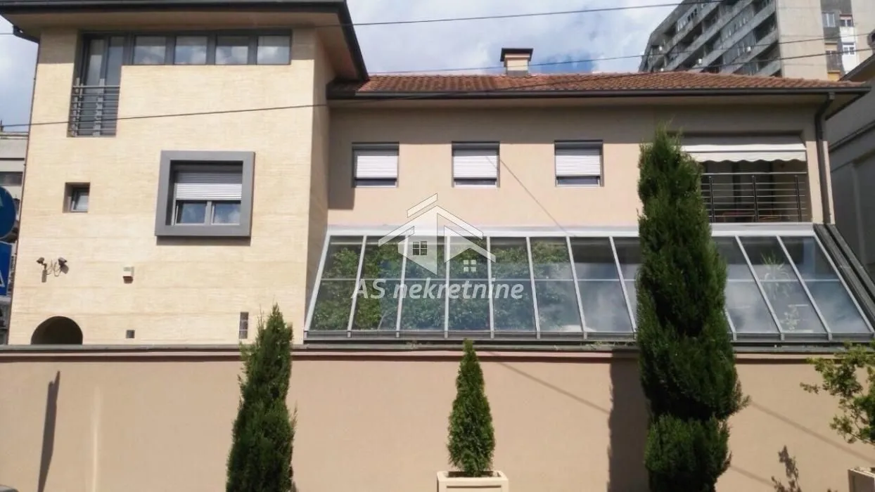 Izdavanje, kuća, 400m², Fon (Fon - Bilećka), Voždovac Sve Podlokacije