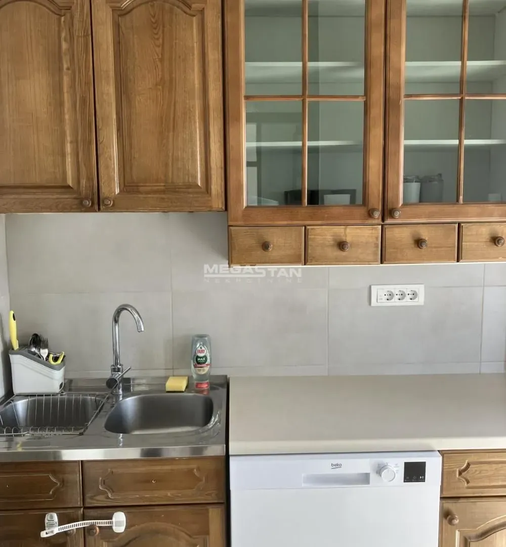 Izdavanje, dvosoban stan, 56m², Golf Naselje, Beograd
