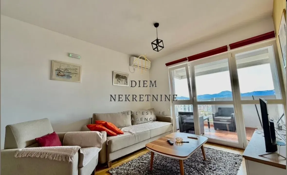 Rent, two bedroom apartment, 70m², Centar, Bar