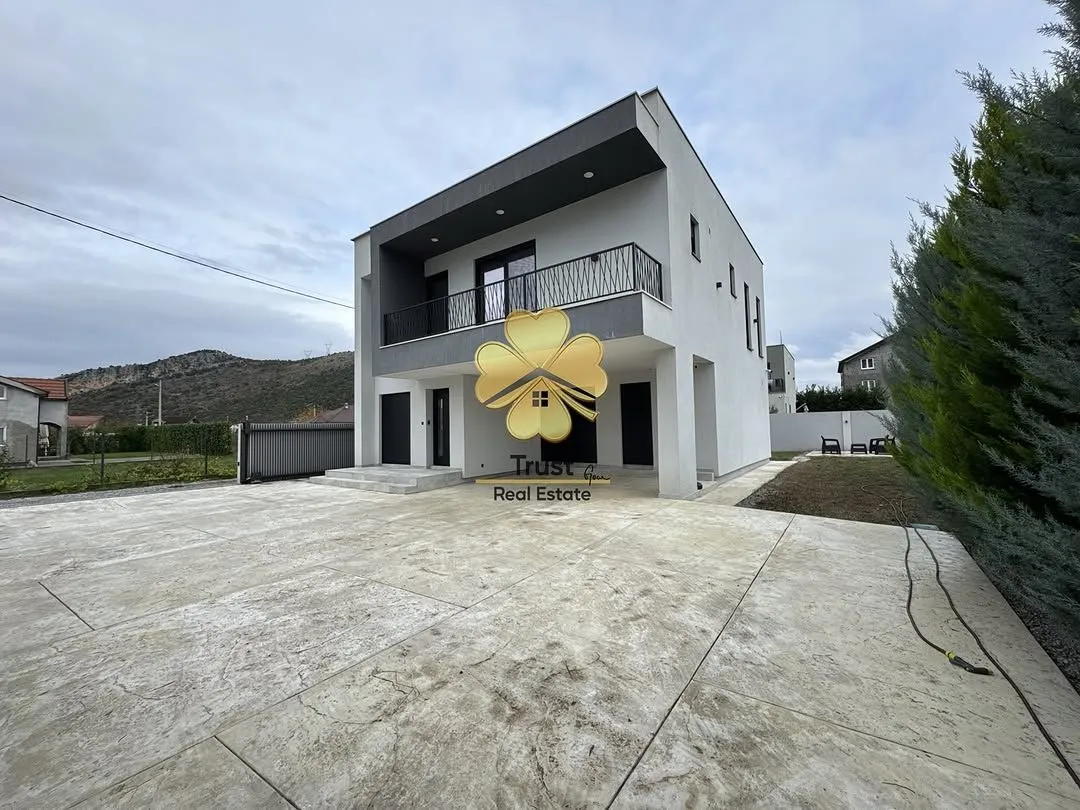 Izdavanje, kuća, 190m², Tološi, Podgorica
