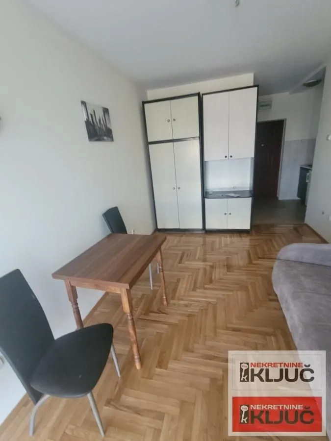 Izdavanje, garsonjera, 25m², Nova Detelinara, Novi Sad Sve Podlokacije