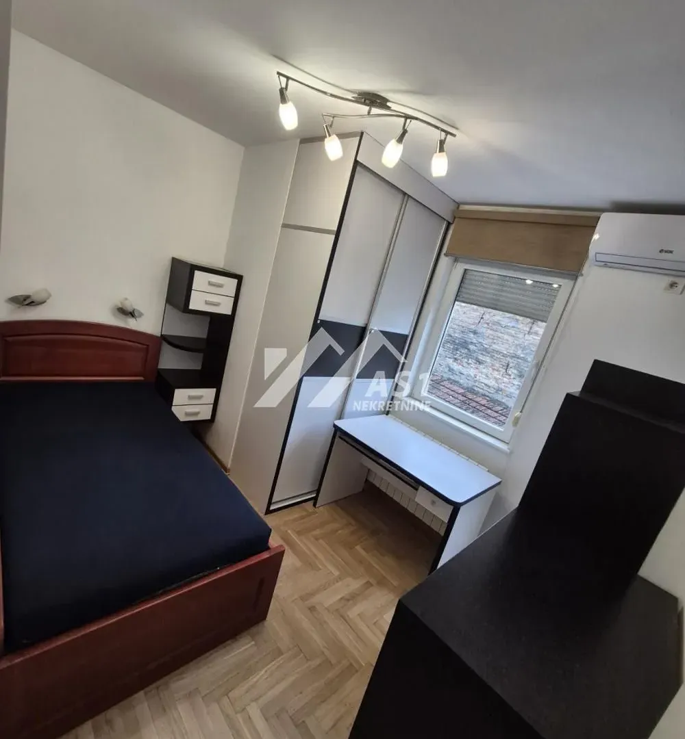 Izdavanje, četvorosoban stan, 90m², Rotkvarija, Novi Sad Sve Podlokacije