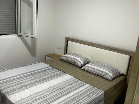 Rent, one bedroom apartment, 55m², Radanovići, Kotor - image 7