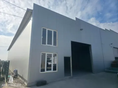 Rent, office space, 370m², Čukarica, Beograd - image 1