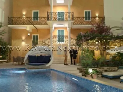 Prodaja, stan, 135m², Centar, Herceg Novi - image 2