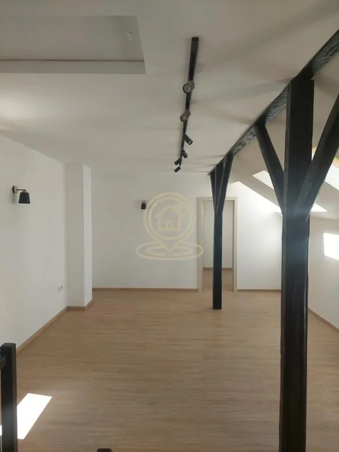Izdavanje, poslovni prostor, 125m², Slavija, Vračar Sve Podlokacije