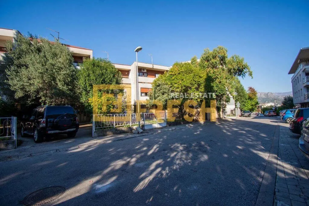 Prodaja, kuća, 210m², Gorica C, Podgorica