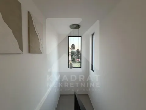Prodaja, kuća, 225m², Gornja Gorica, Podgorica - image 12