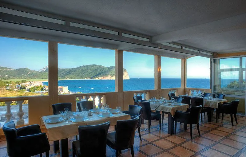 Sale, hospitality venue, 1723m², Buljarica, Budva