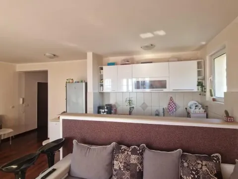 Sale, two bedroom apartment, 70m², Petrovac, Budva - image 2