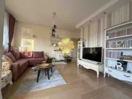 Izdavanje, jednosoban stan, 55m², City Kvart, Podgorica - image 1