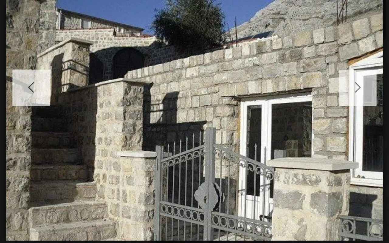 Izdavanje, kuća, 443m², Reževići, Budva