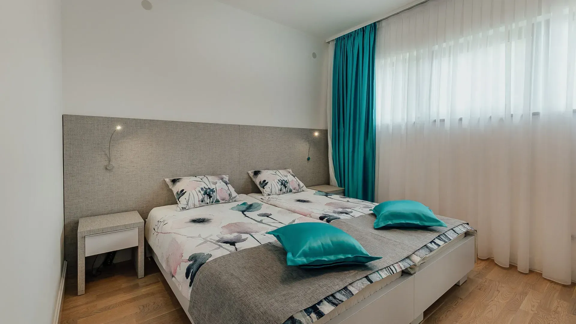Prodaja, kuća, 236m², Njivice, Herceg Novi
