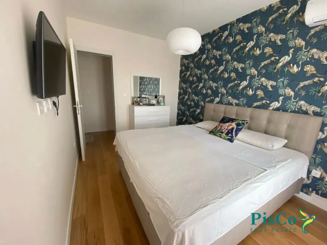 Izdavanje, trosoban stan, 95m², Central Point, Podgorica