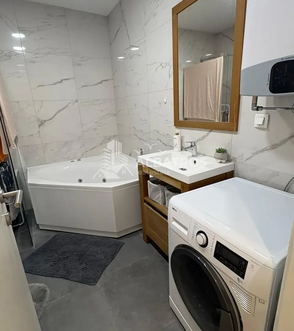 Rent, two bedroom apartment, 80m², Centar, Bar