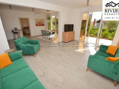 Sale, apartment, 77m², Đenovići, Herceg Novi