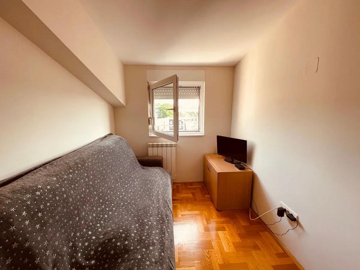Prodaja, trosoban stan, 58m², Uciteljsko Naselje, Zvezdara Sve Podlokacije