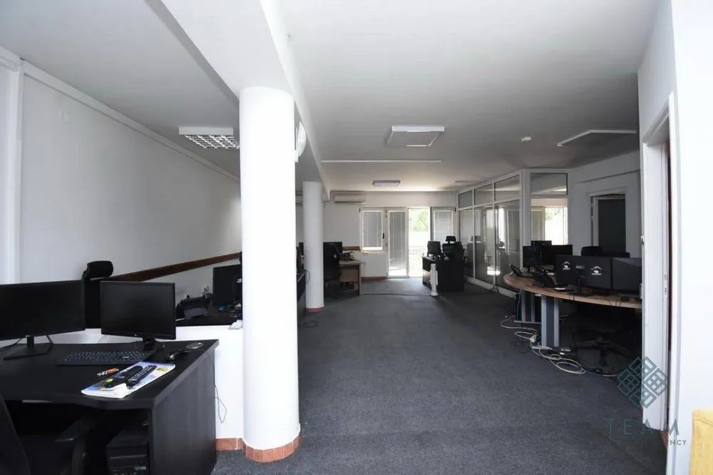 Izdavanje, poslovni prostor, 183m², Centar, Podgorica