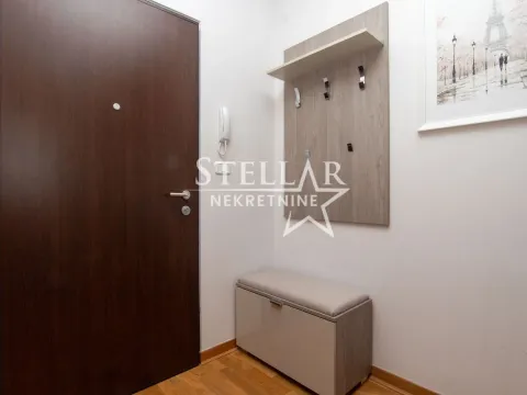 Izdavanje, jednosoban stan, 42m², City Kvart, Podgorica - image 4