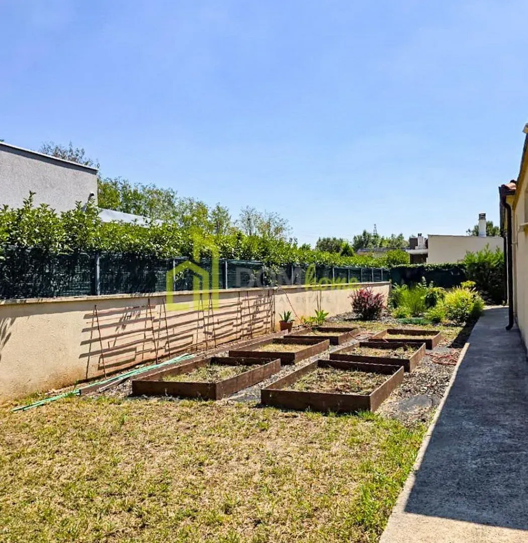 Rent, house, 194m², Tološi, Podgorica