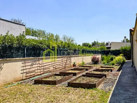 Rent, house, 194m², Tološi, Podgorica - image 19