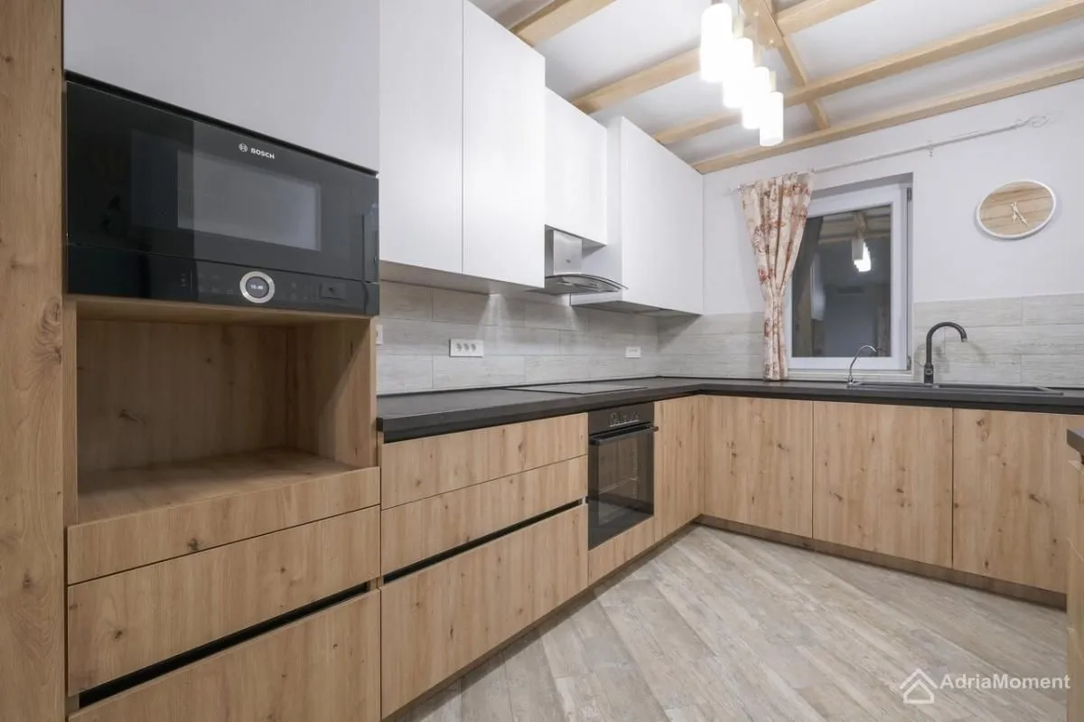 Prodaja, kuća, 198m², Tivat, Crna Gora