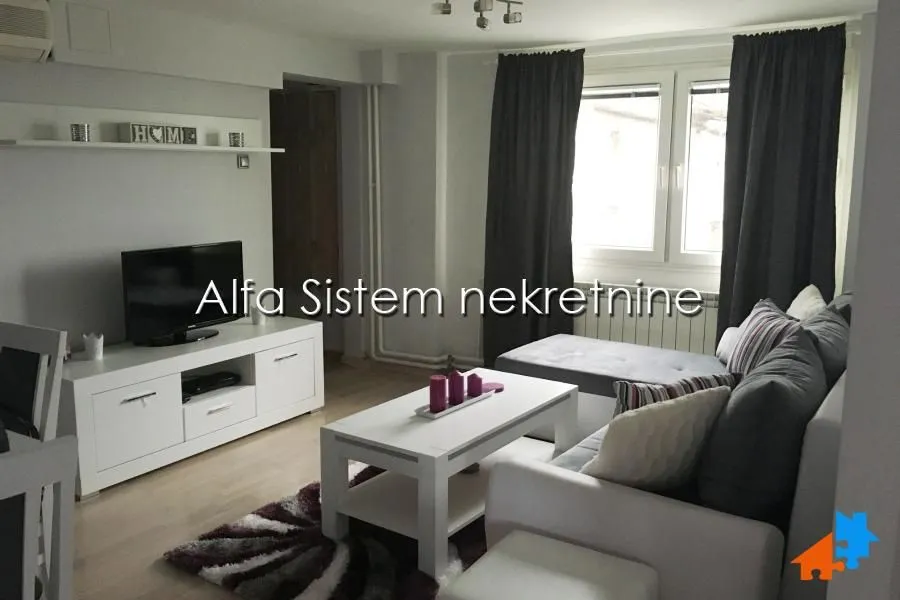 Izdavanje, trosoban stan, 68m², Stari Grad, Beograd