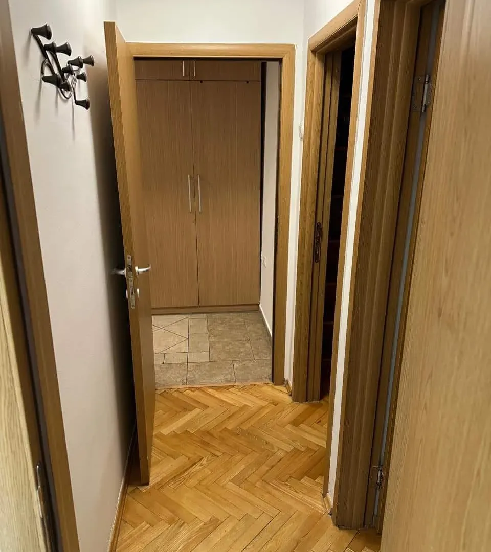 Izdavanje, dvosoban stan, 80m², Momišići, Podgorica